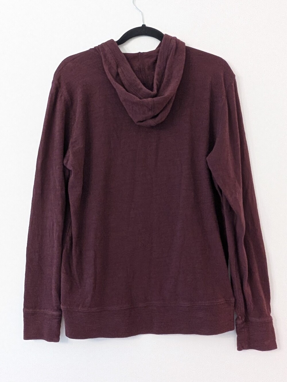 Faherty | Sunwashed Organic Hoodie | Vineyard Wine - Picture 6 of 6
